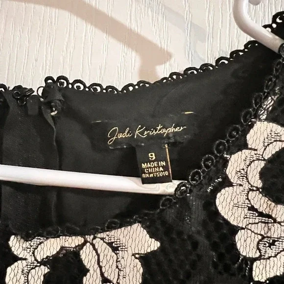 Jodi Kristopher Lace Floral Dress - Picture 2 of 8